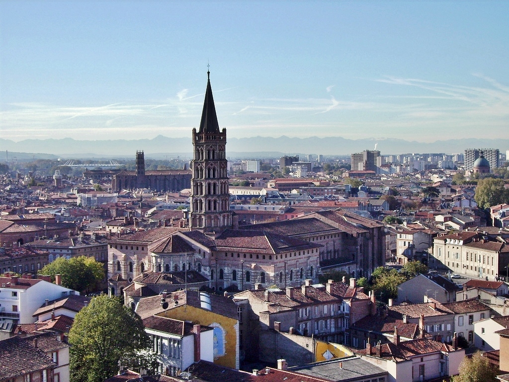 Toulouse_-_View_on_Saint_Sernin